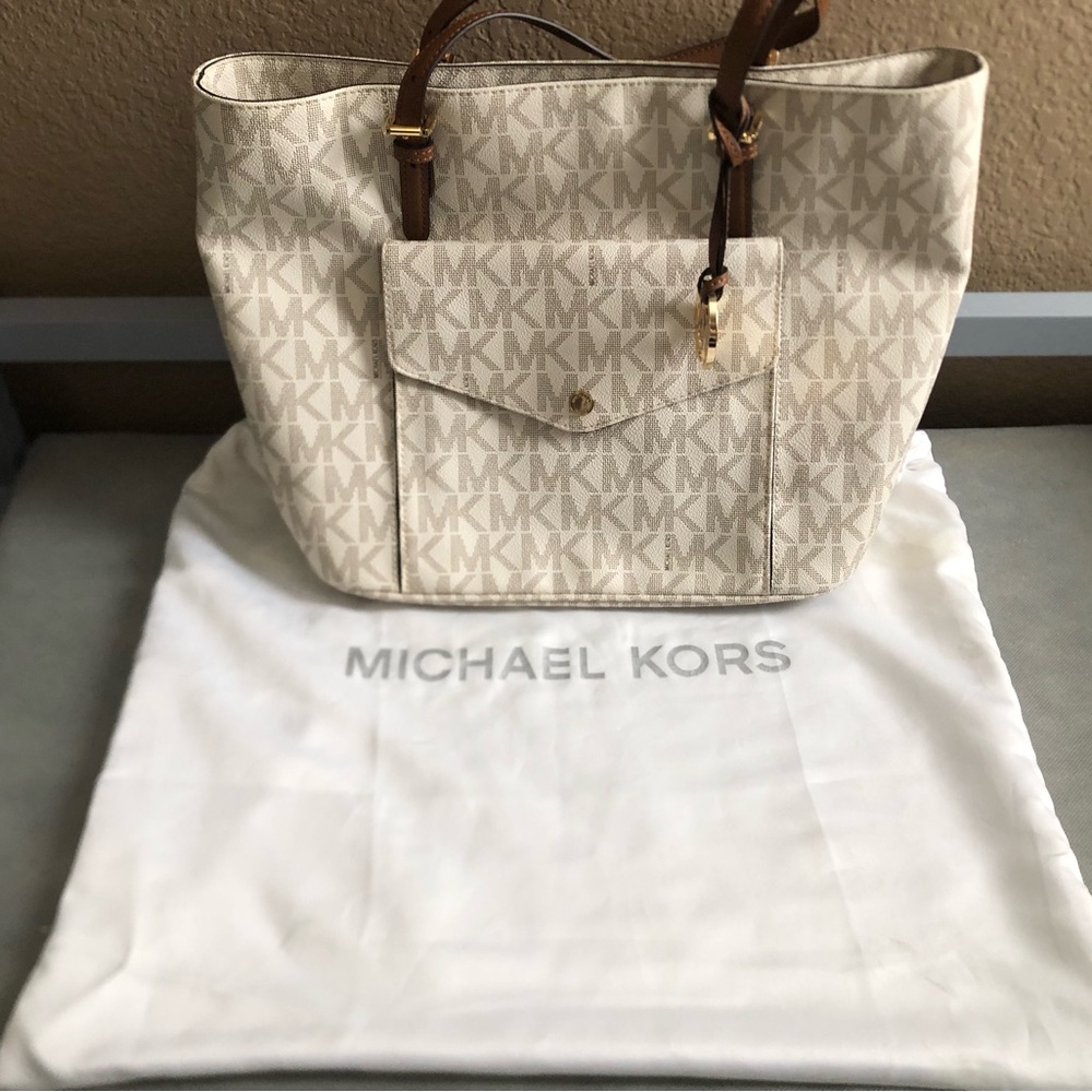 Michael Kors monogram jet set laptop tech friendly tote shoulder bag